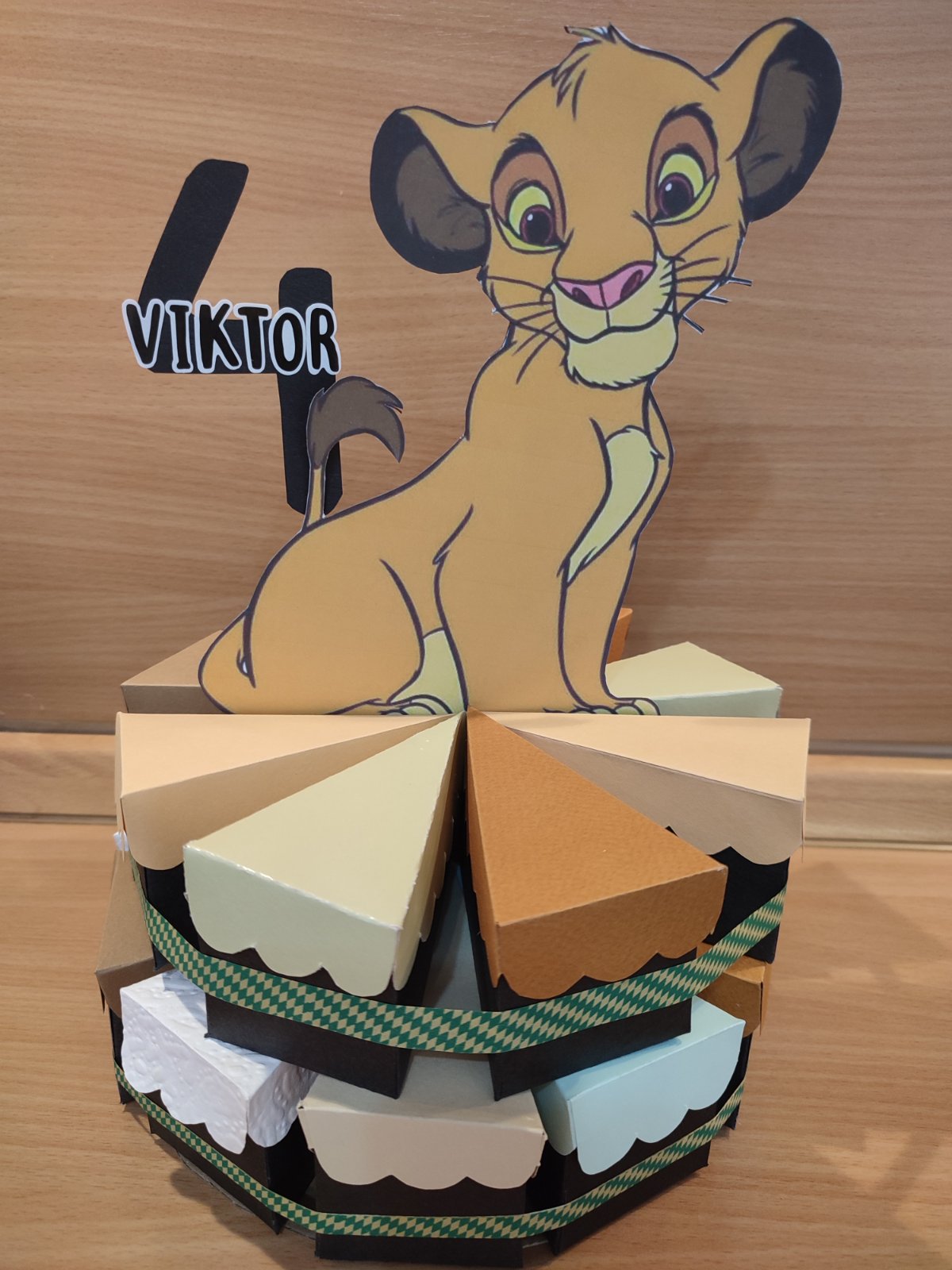 Lion Torta od kartona